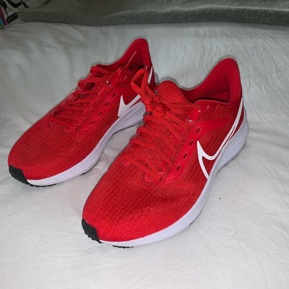 Nike Running Sneakers: Women’s Size 8